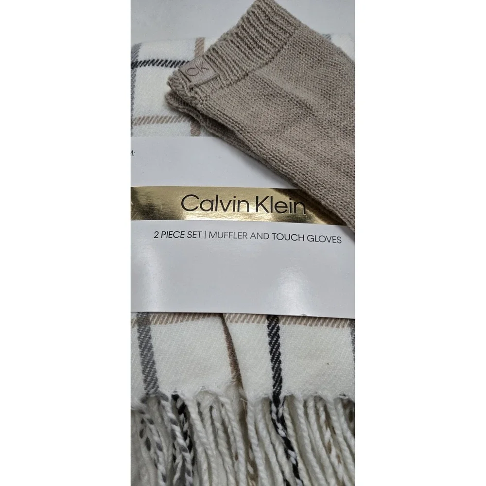 Calvin Klein 2 Piece Set Muffler & Touch Gloves Cream New With Tags